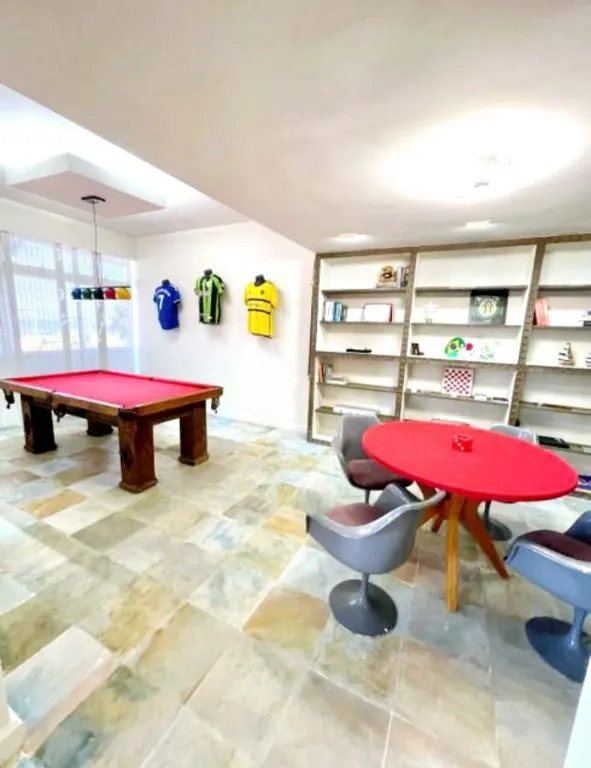 Ванна та 5 спалень: квартира 677 м² — photo 25