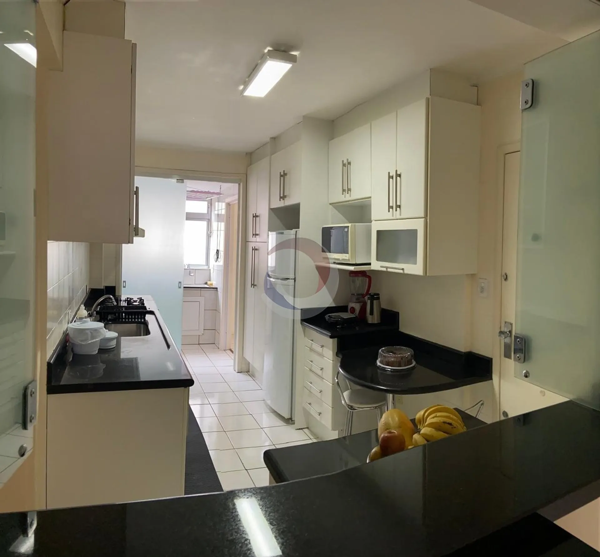 Квартира: 4 спальні, 1 з власною ванною кімнатою, 160 м² — photo 4