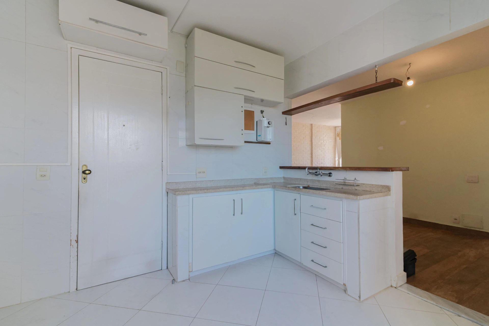 Unfurnished apartment with 3 bedrooms, 3 baths and parking — photo 13