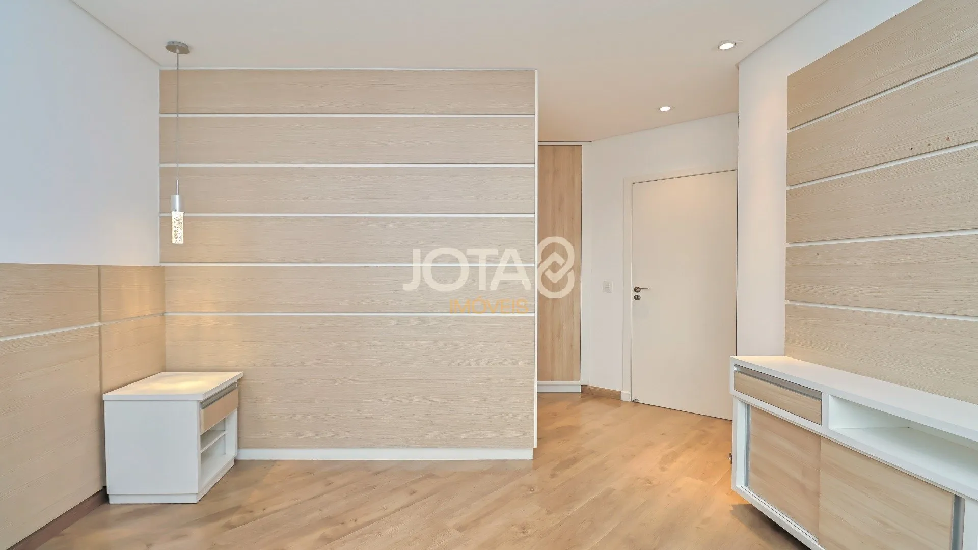 Орендна квартира з 4 спальнями та 329 м² — photo 27