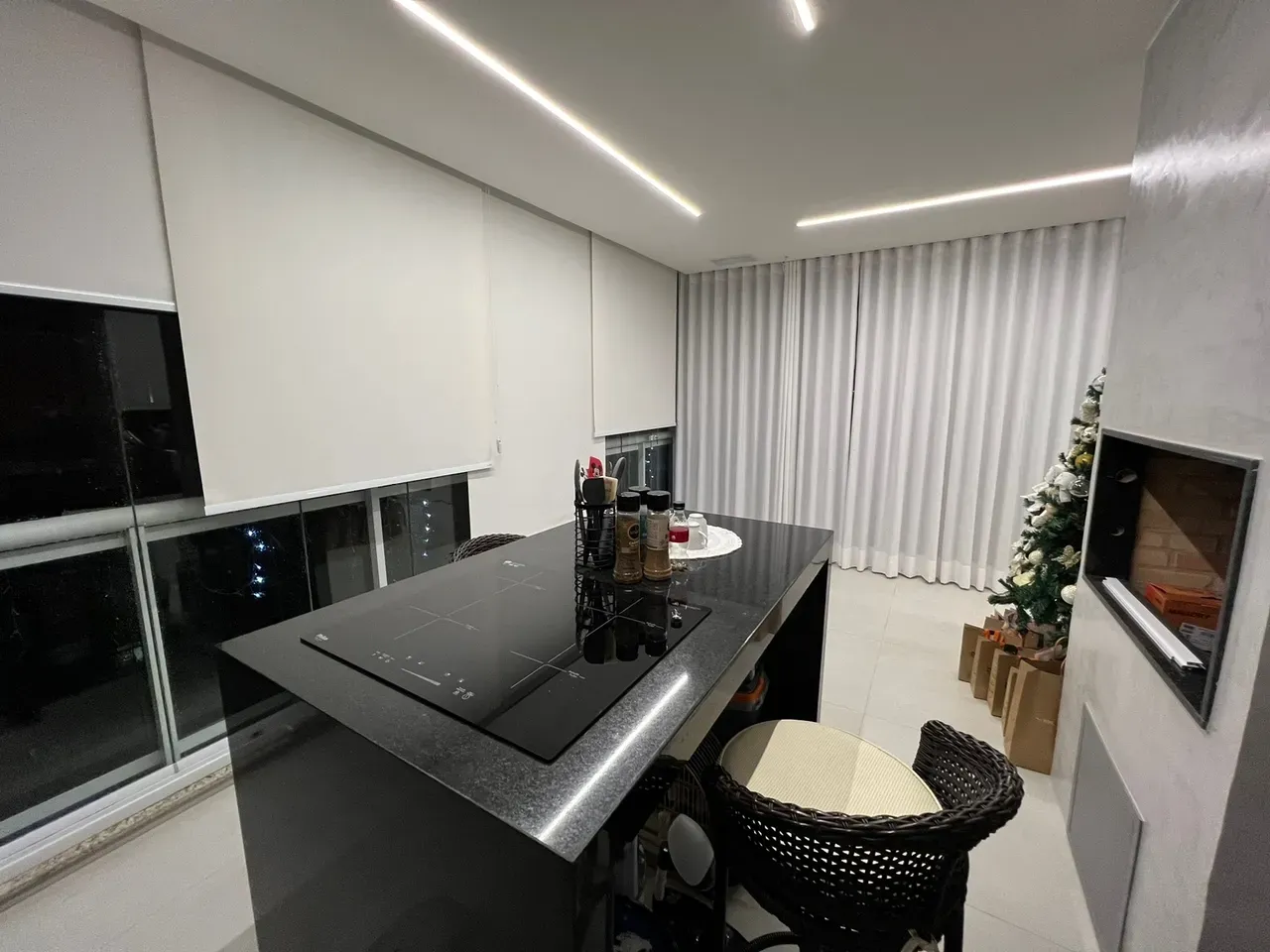 Furnished 189 m² apartment with 3 en-suite bedrooms and 2 parking — photo 48