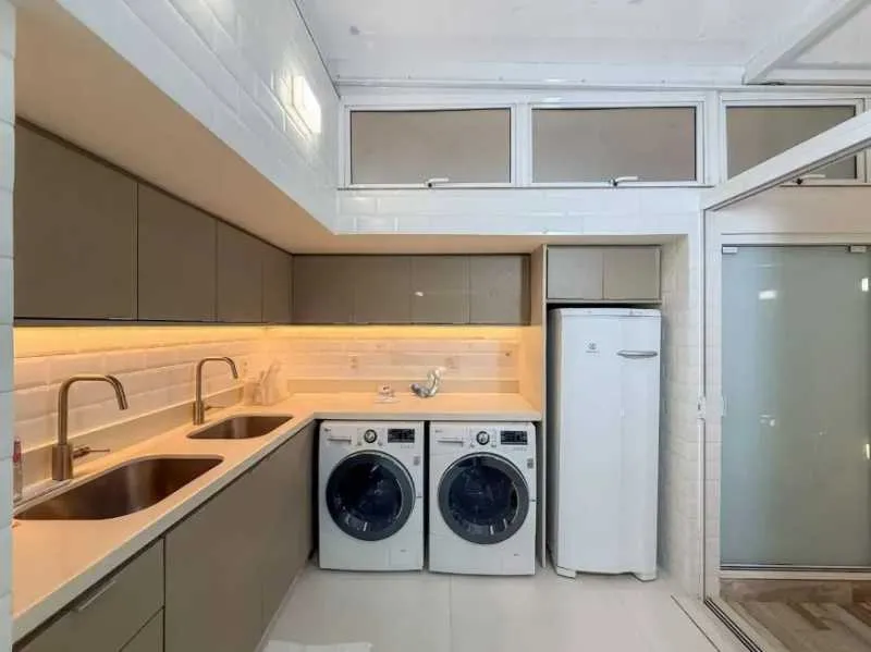 Furnished 2-bedroom apartment with 5 bathrooms — photo 25