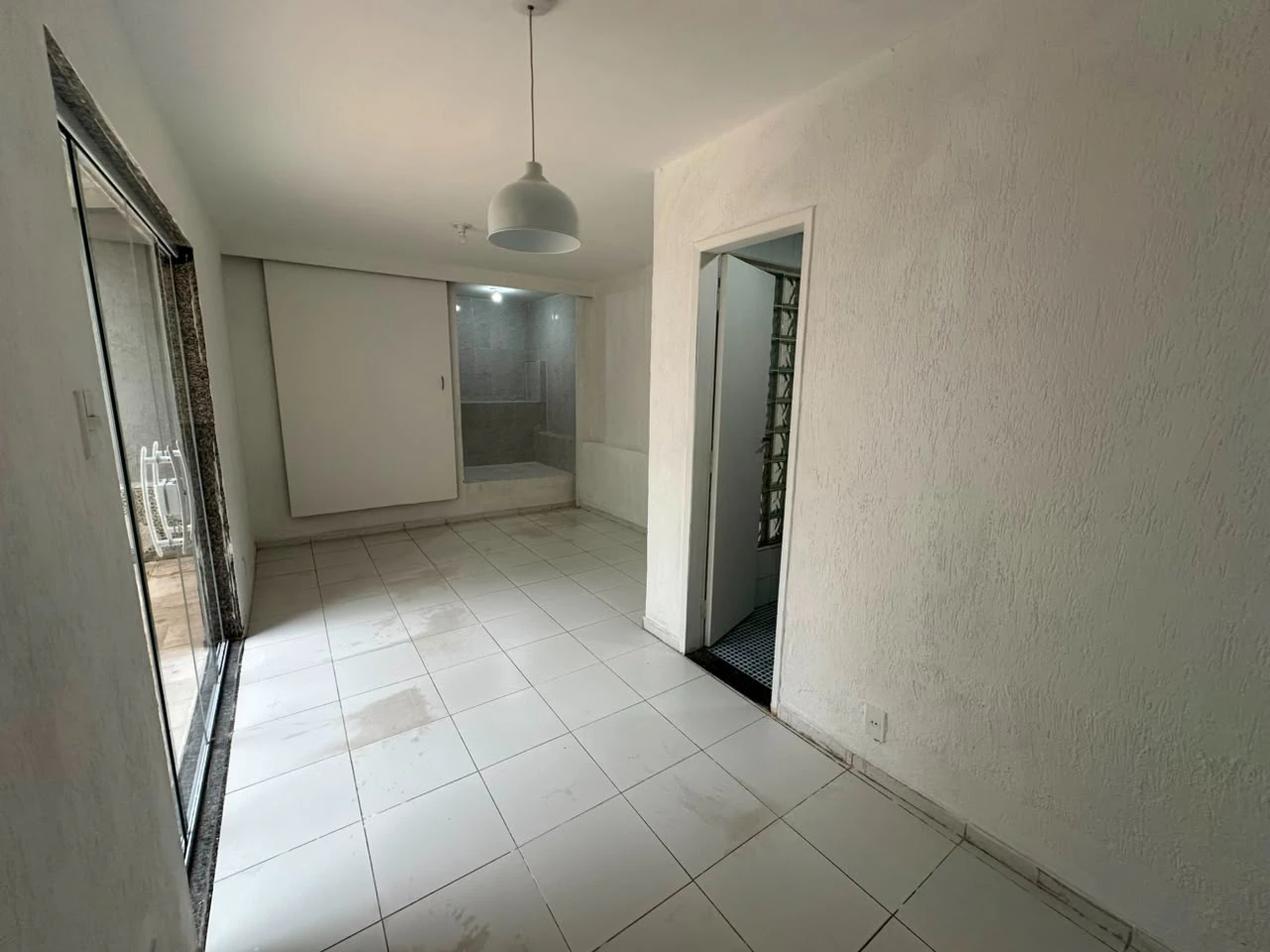 Wood or laminate floors in a 3-bedroom apartment, 90 m² — photo 16