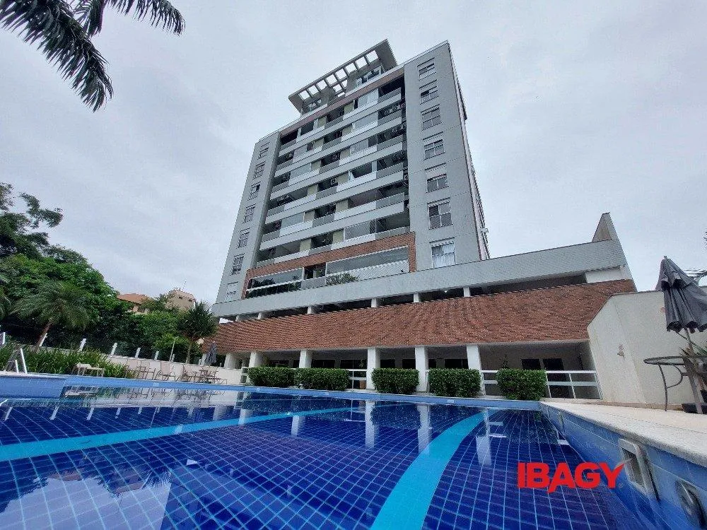 3-bedroom apartment with a grill on the balcony — photo 46