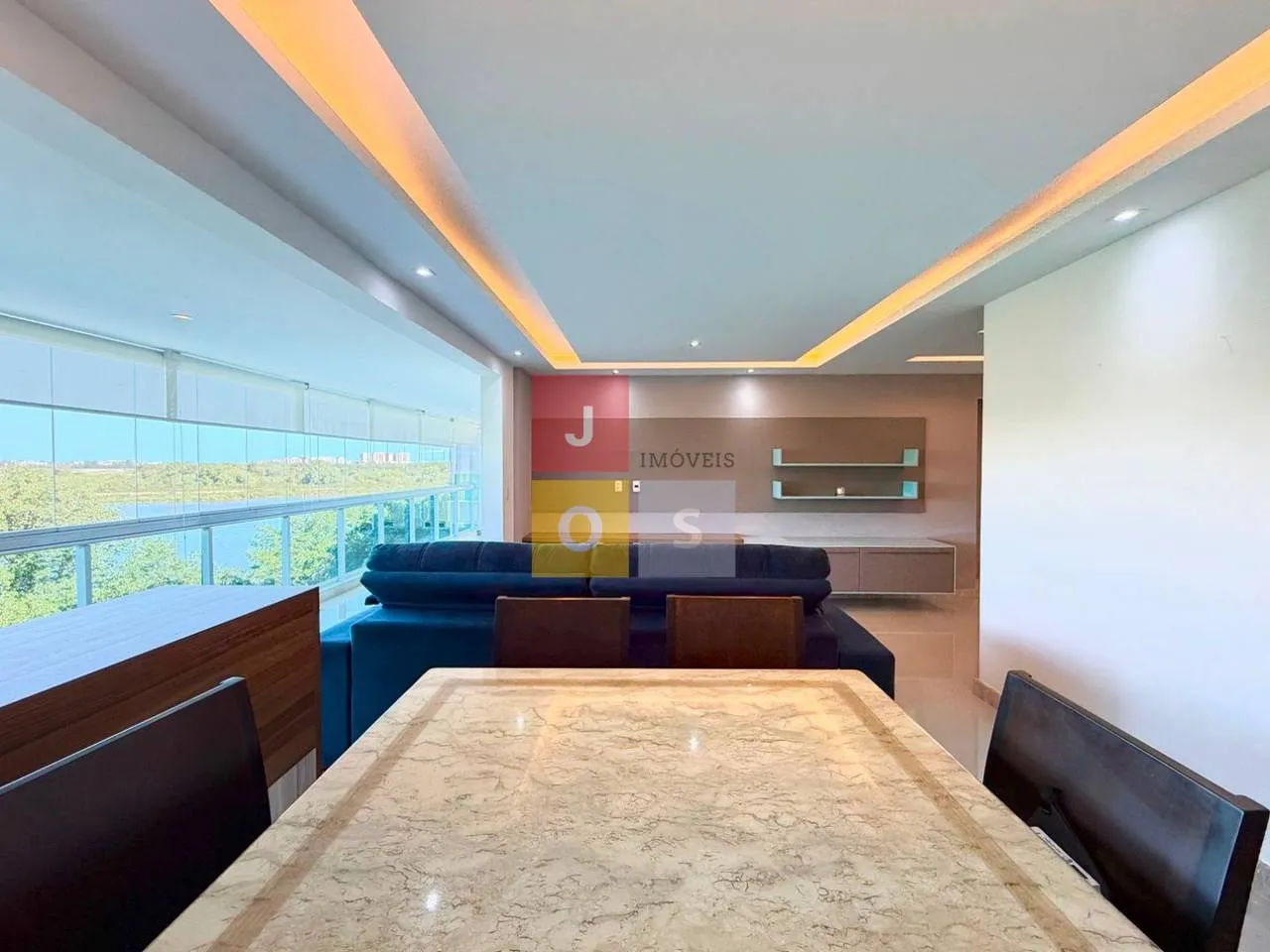 Furnished 4-bedroom suite apartment with 156 m² — photo 48