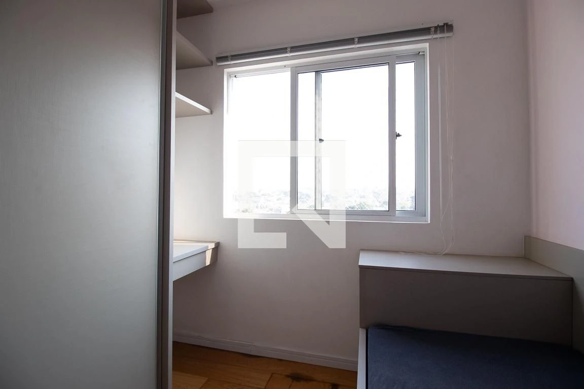 Balcony with a grill in a 2-bedroom apartment, 48 m² — photo 27
