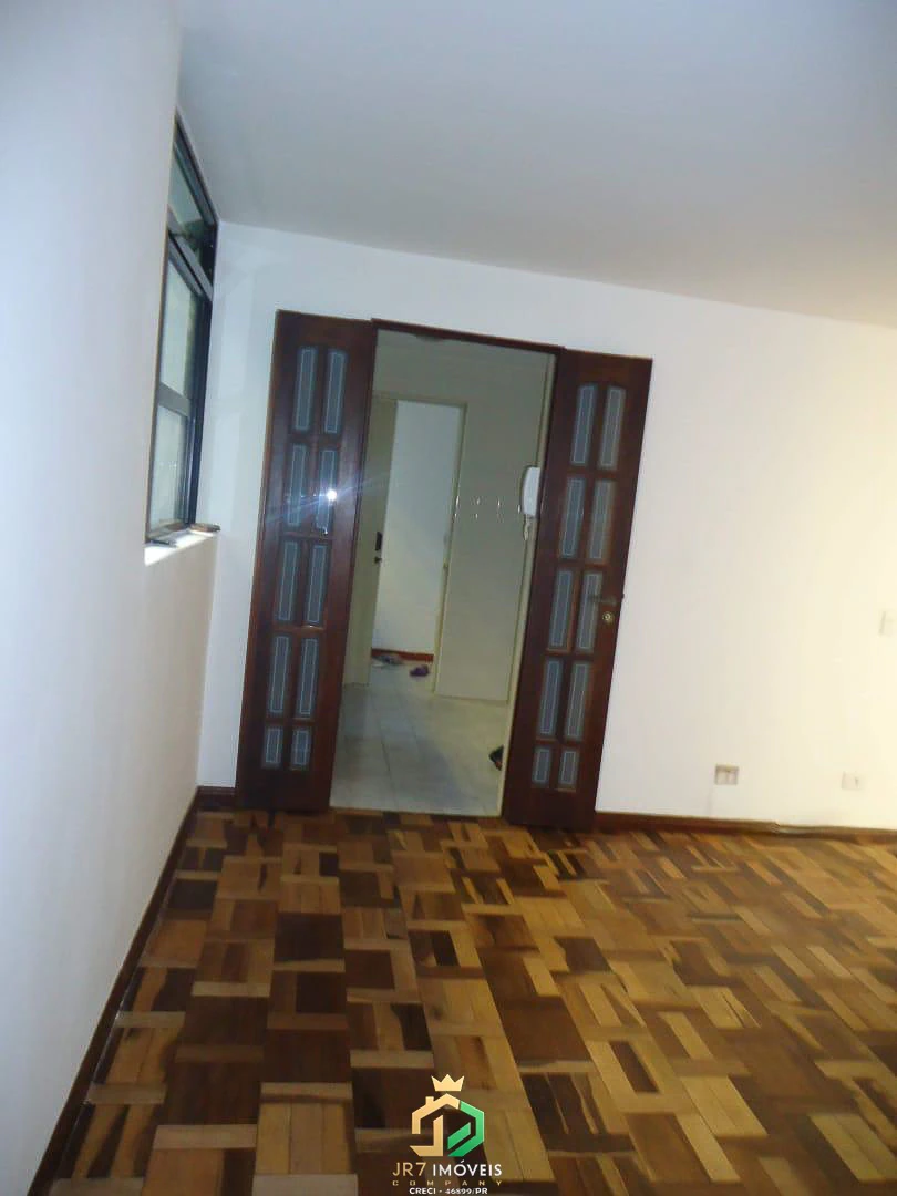 3-bedroom apartment with wood or laminate floors in Curitiba — photo 17