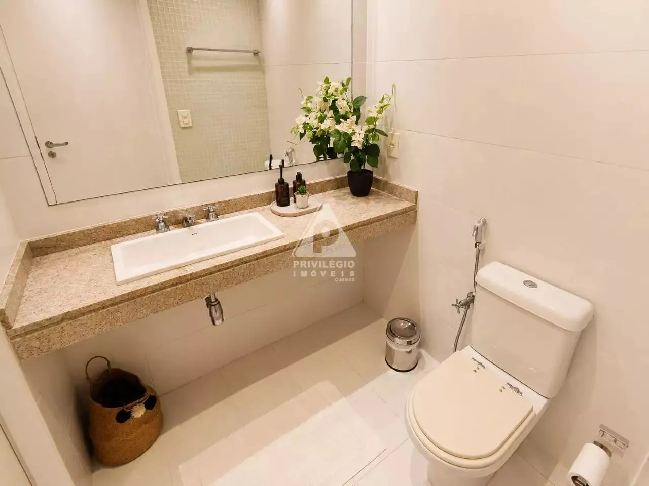 Apartamento mobiliado com 4 quartos e 5 banheiros — photo 27