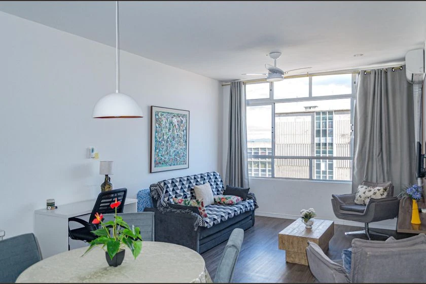 Furnished 1-bedroom apartment with open-plan kitchen — photo 6