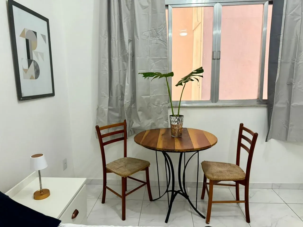 Furnished 1-bedroom apartment with tiled floors — photo 13