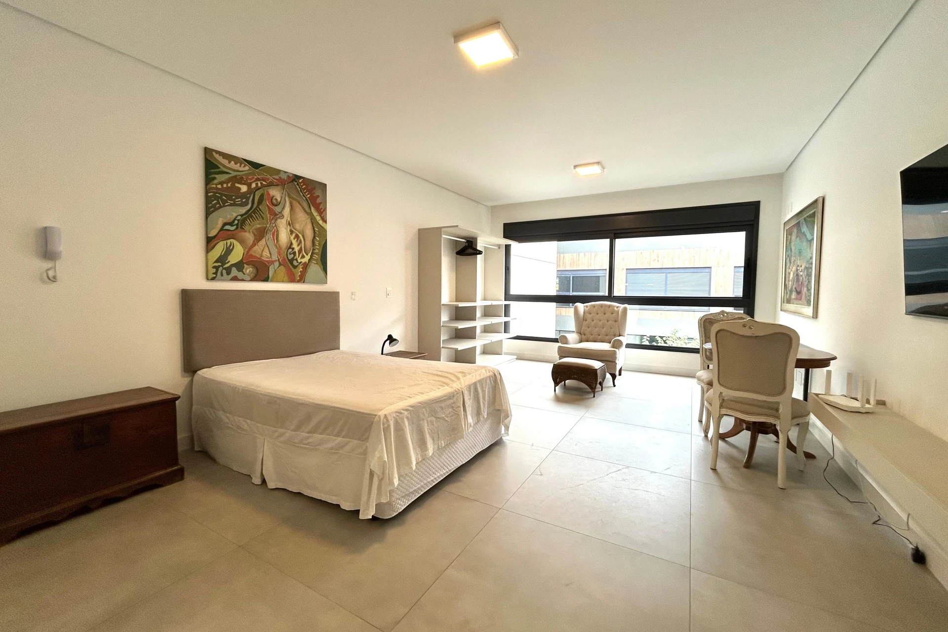 Furnished apartment, 42 m², with a glass-enclosed balcony — photo 5