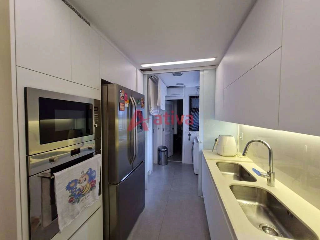 Furnished 131 m² apartment with 3 bedrooms and glass balcony — photo 11