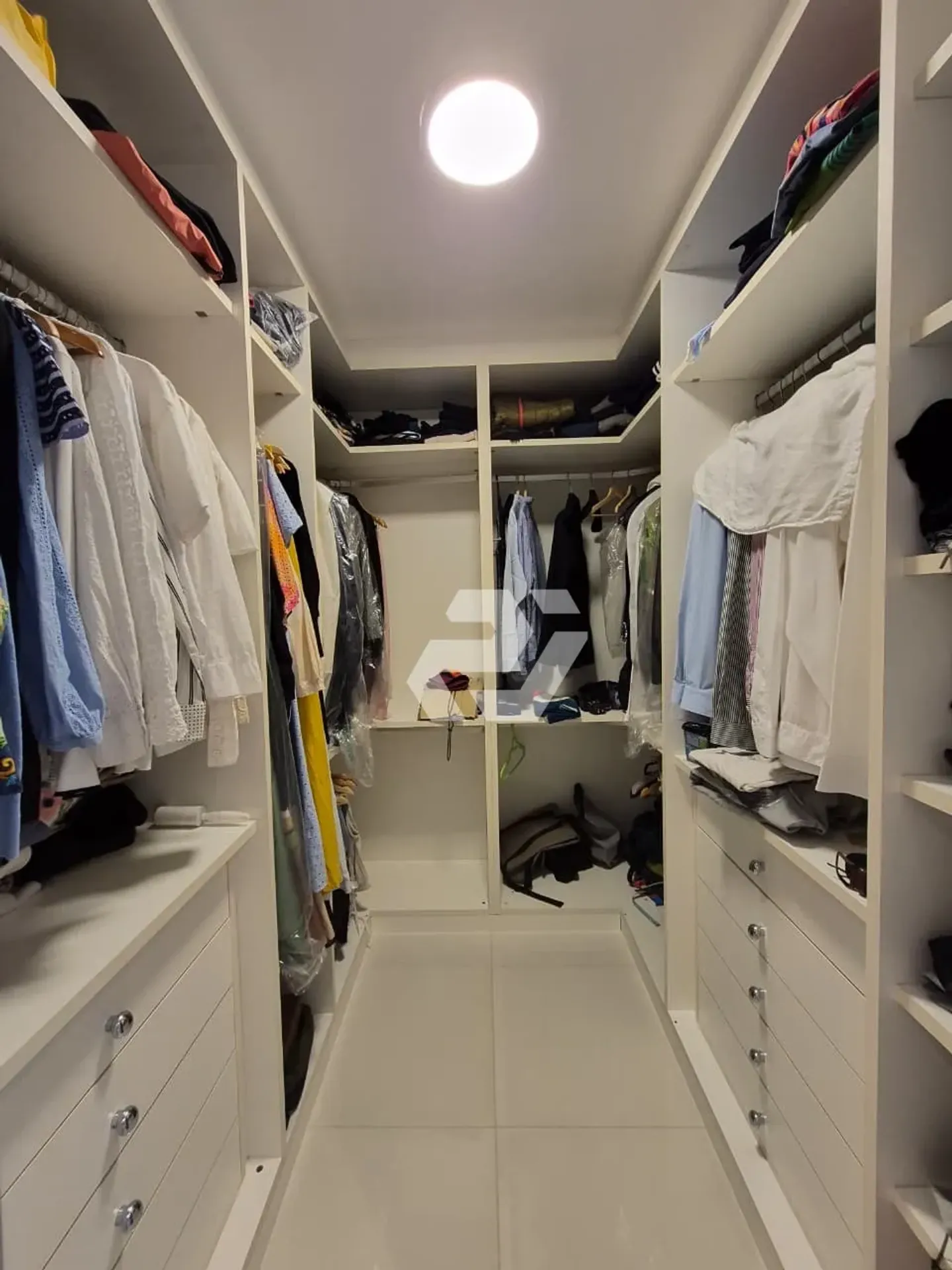 Apartamento mobiliado com 5 quartos e varanda envidraçada — photo 29