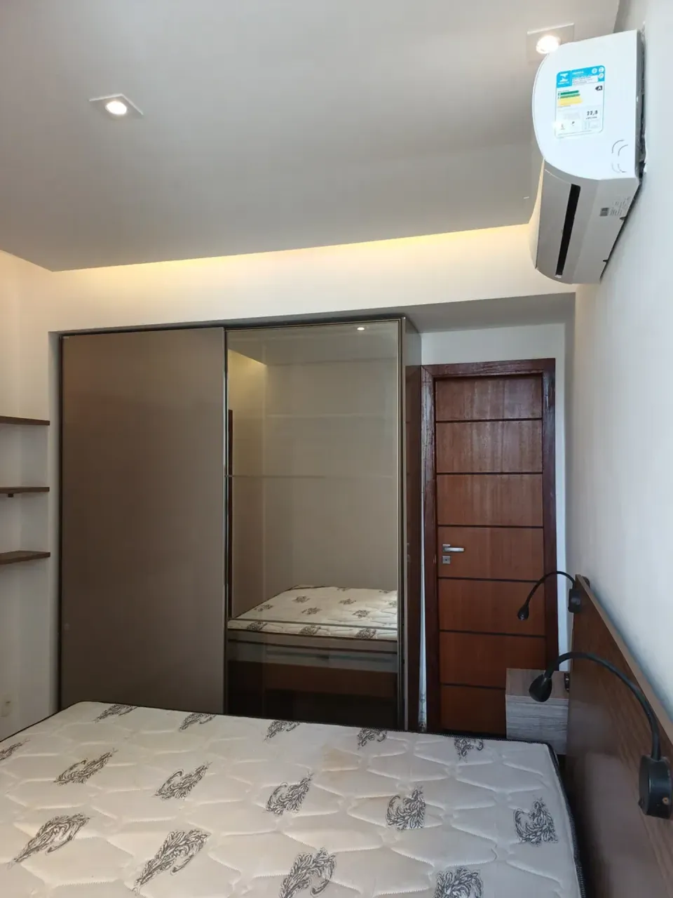 Furnished 2-bedroom apartment with 2 bathrooms — photo 17