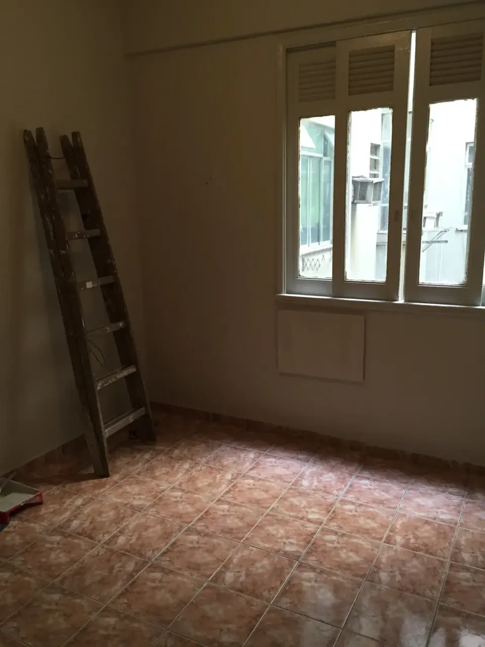 Apartamento sem mobília com 1 quarto e cozinha separada — photo 2