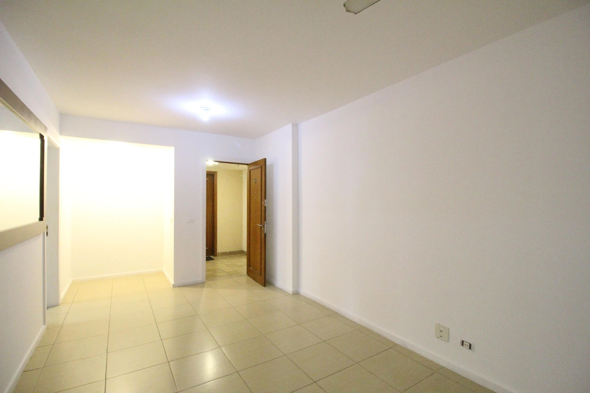 3-bedroom apartment in a building with a sauna — photo 33