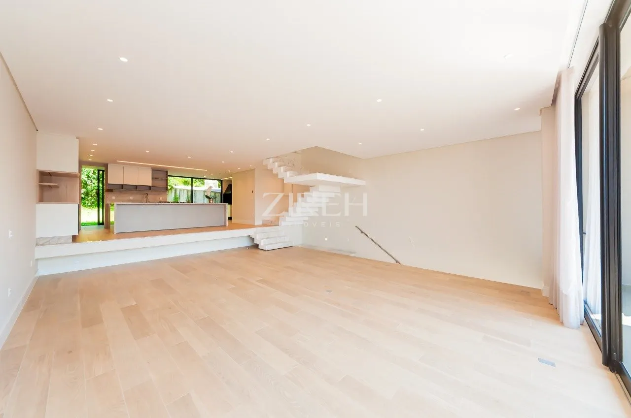3-bedroom house with a bathtub — photo 18