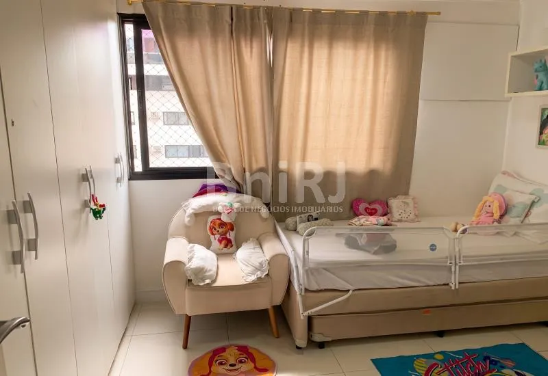 Furnished apartment, 127 m², with a glass-enclosed balcony — photo 13