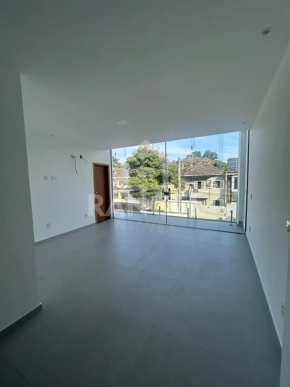 House with 3 bedrooms and 5 bathrooms, open-plan kitchen — photo 10