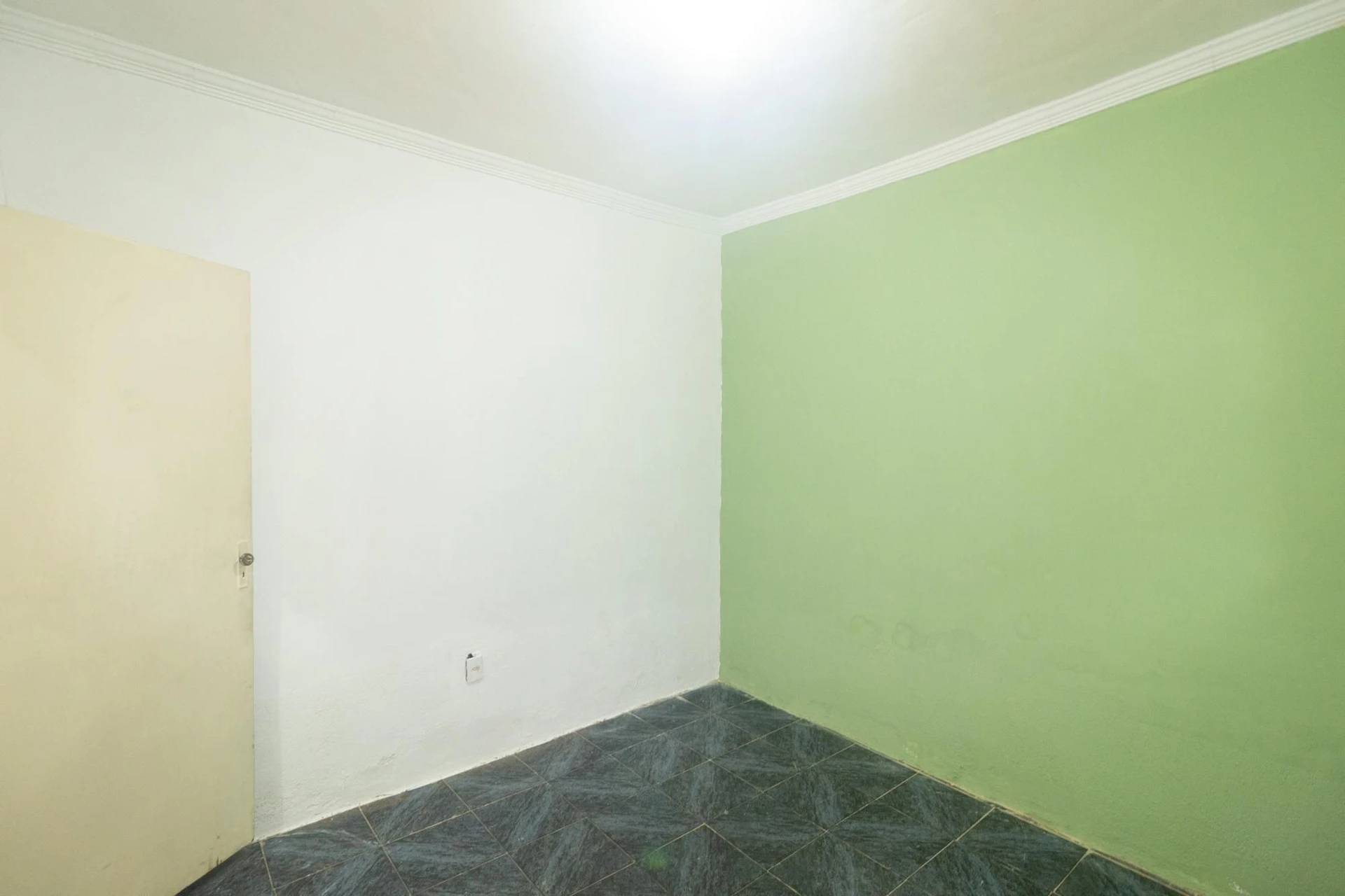 Casa com 2 quartos, 1 suíte e área de lavanderia — photo 8