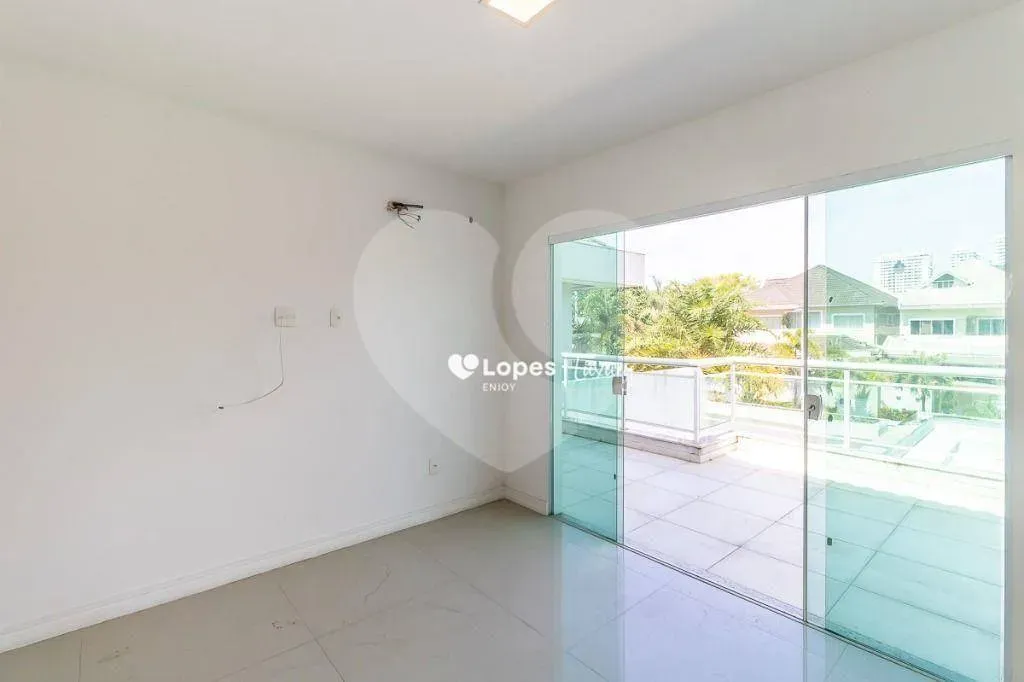 Unfurnished triplex house with 6 en-suite bedrooms and 820 m² — photo 26
