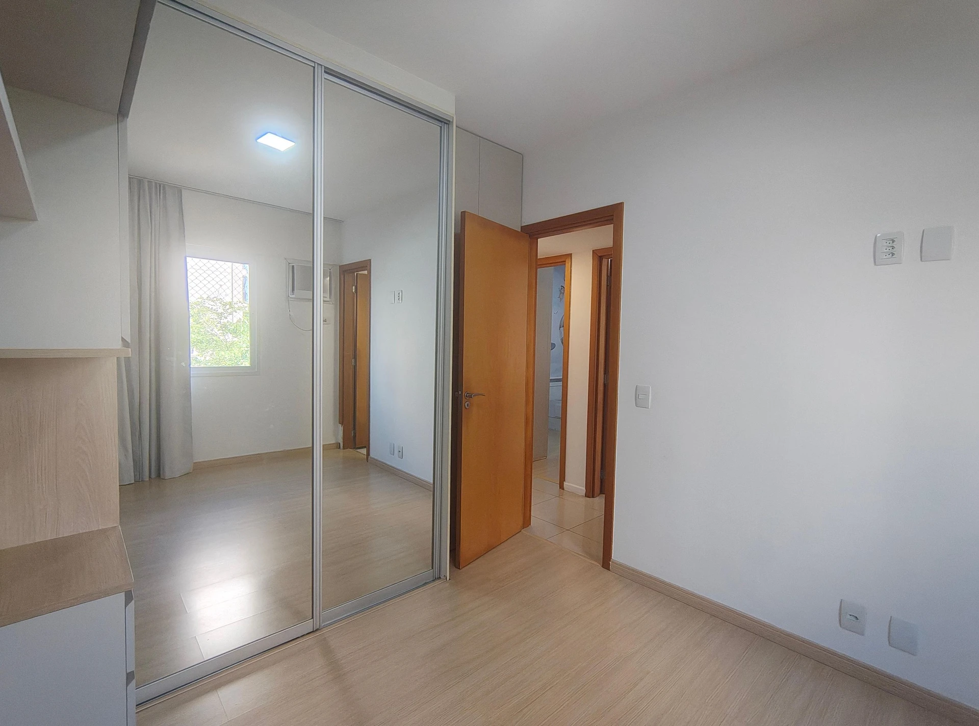 Rental apartment with 3 bedrooms and enclosed balcony — photo 13