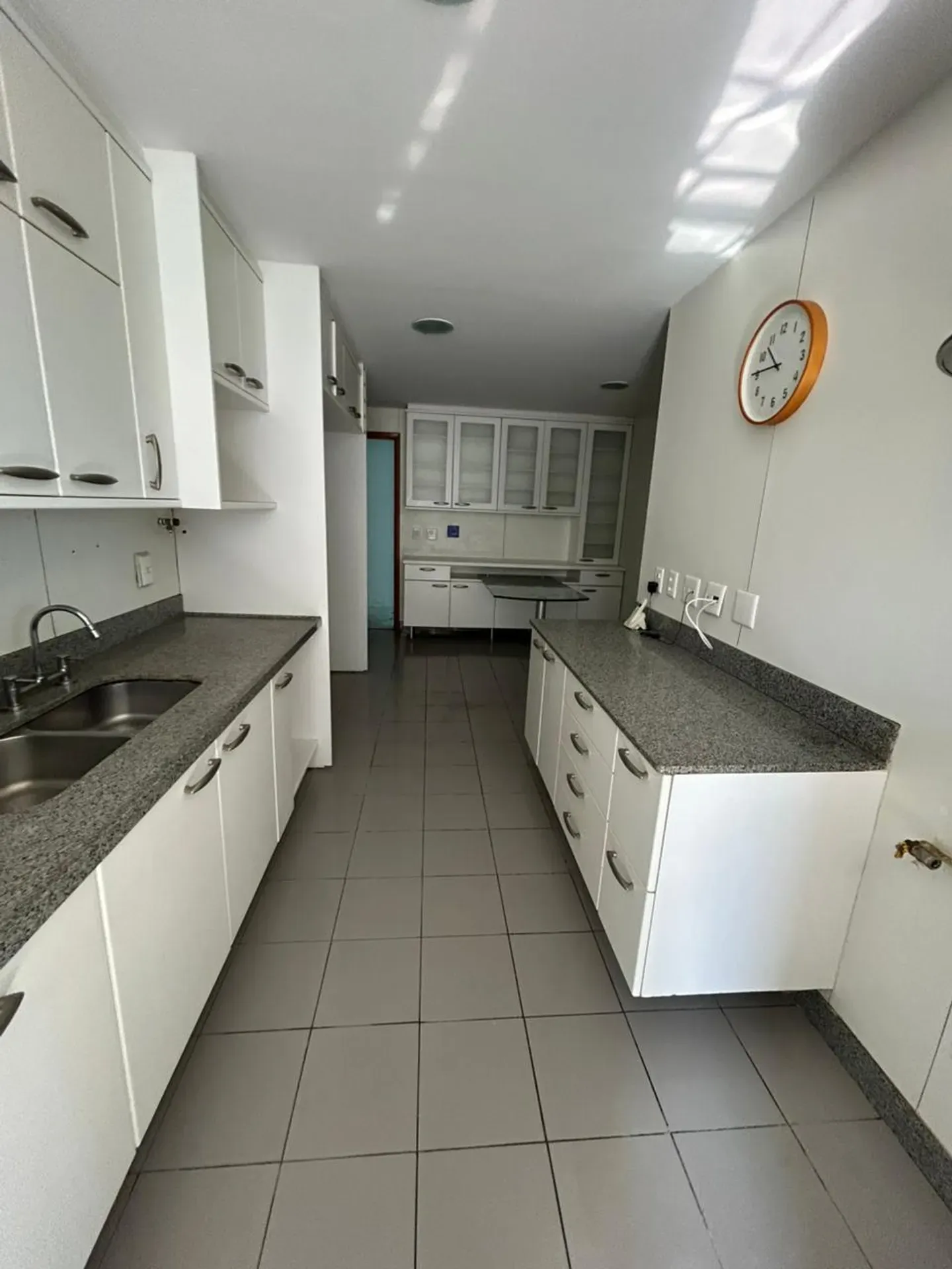 4-bedroom apartment with a water view — photo 23