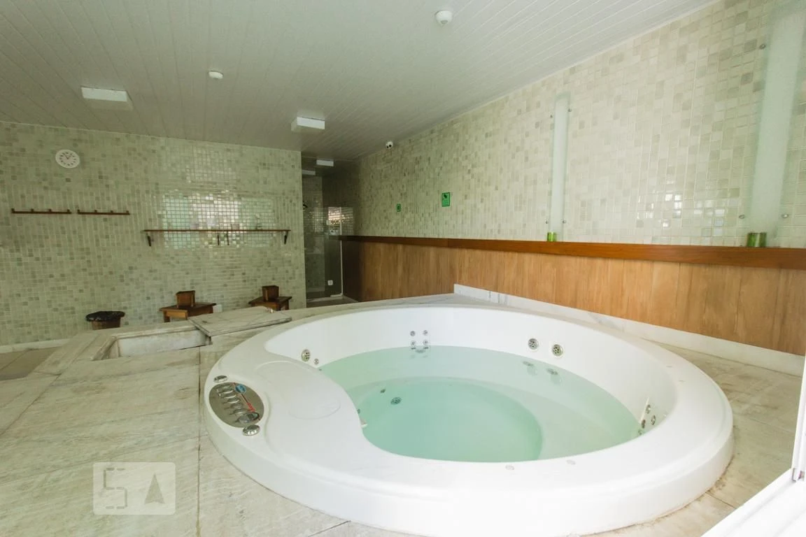 3-bedroom apartment with a mountain view — photo 16