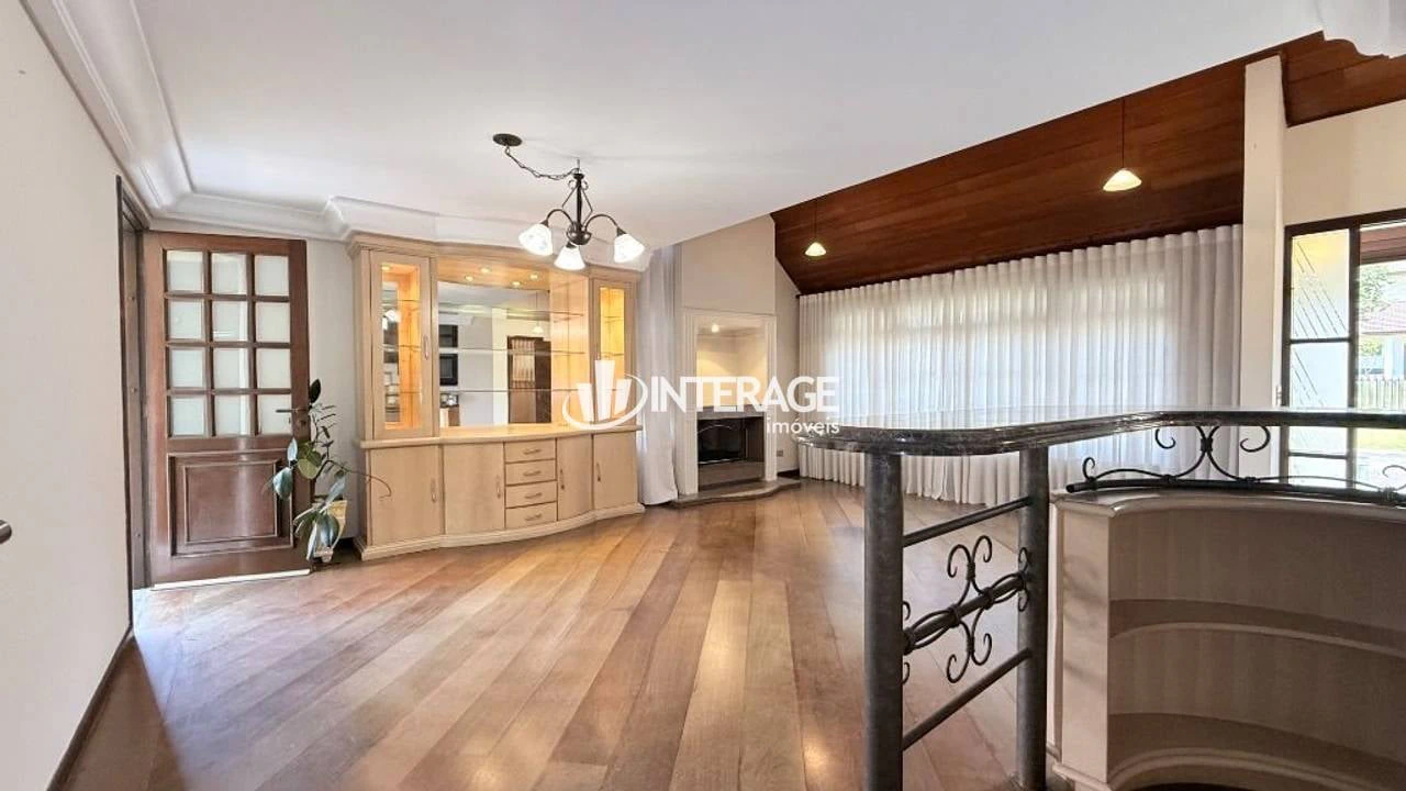 3-bedroom house with a bathtub — photo 6