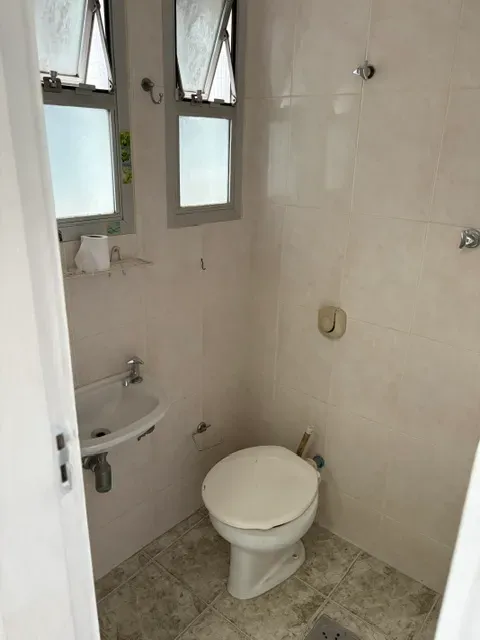 Unfurnished 3-bedroom apartment with 3 bathrooms — photo 39