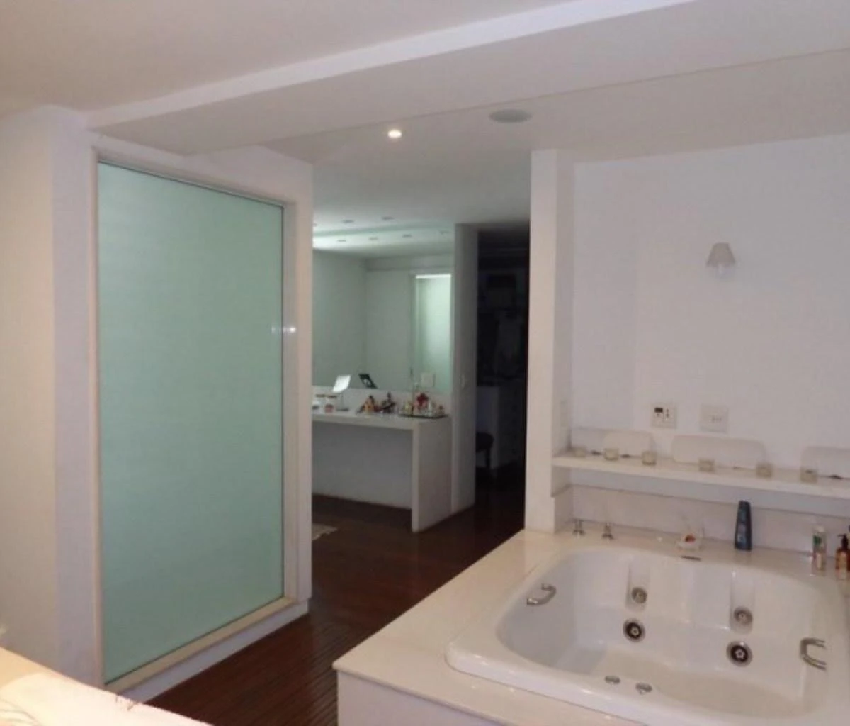 Furnished 500 m² house with 4 bedrooms and 5 parking spots — photo 38