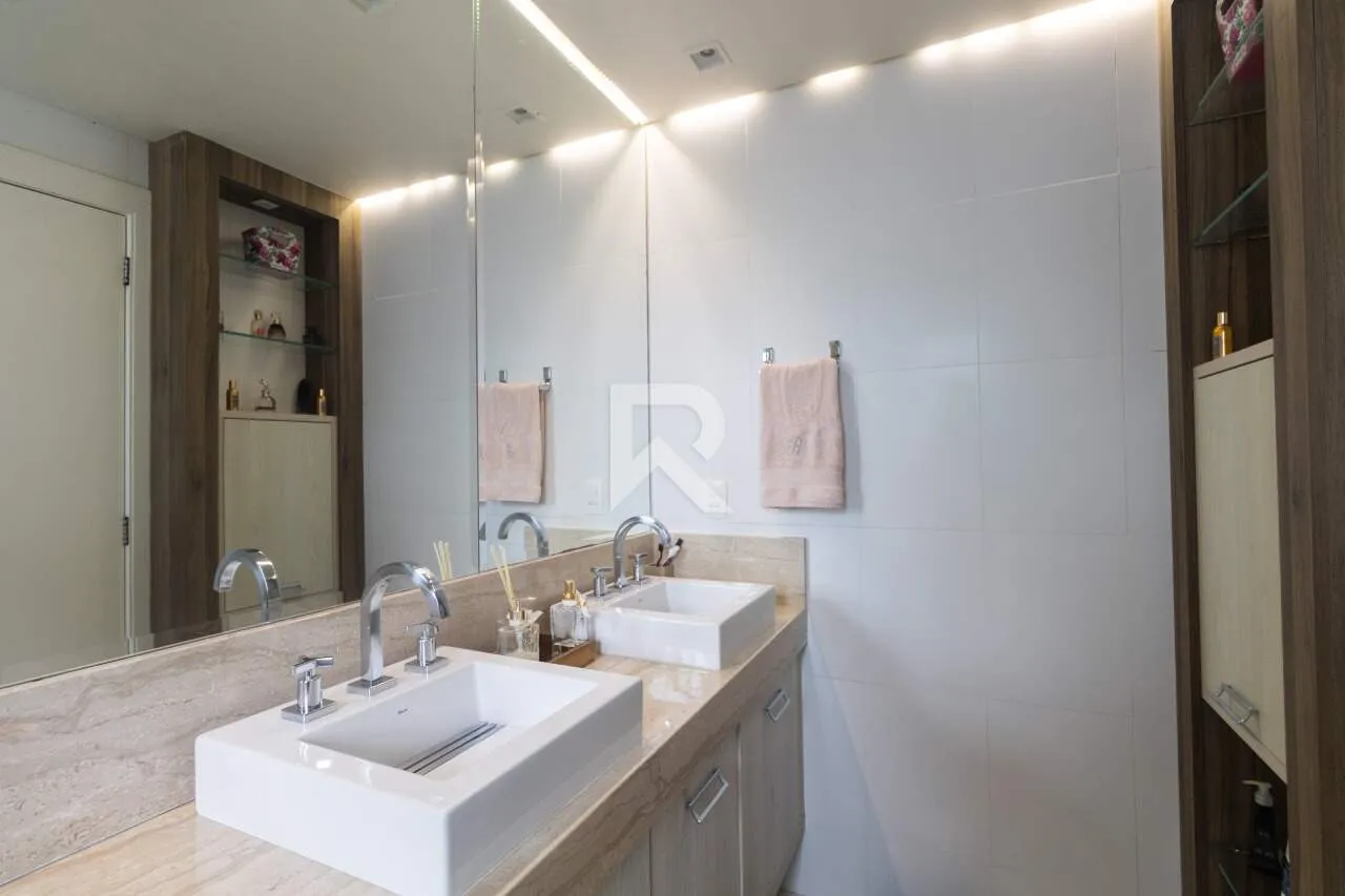 187 m² apartment with 3 en-suites and private BBQ — photo 25
