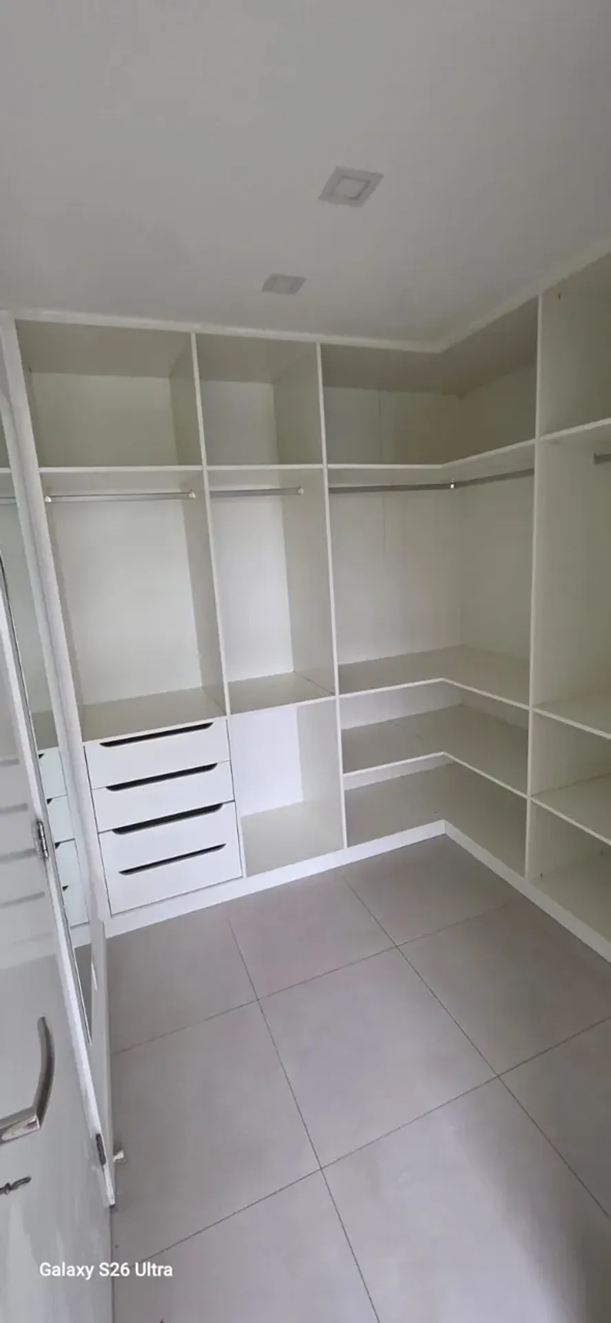 Apartment on the 9th floor with a walk-in closet — photo 5