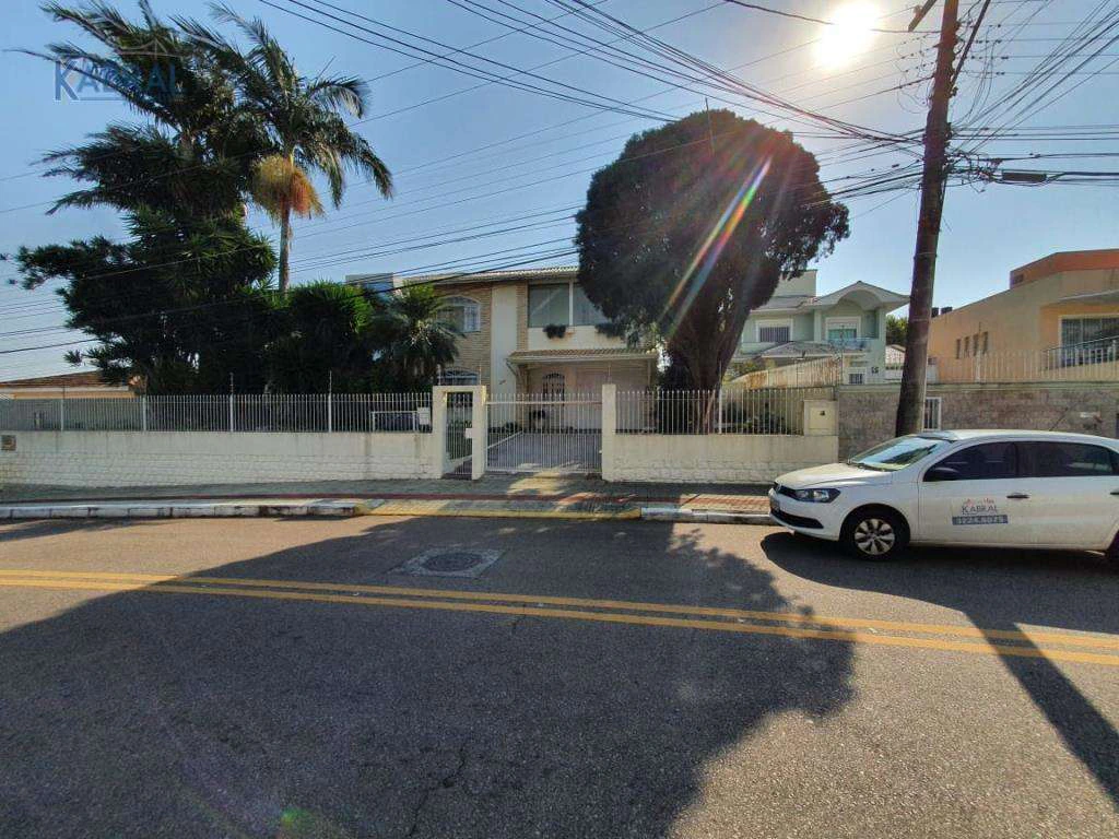 Rental house with 6 bedrooms and a private garden