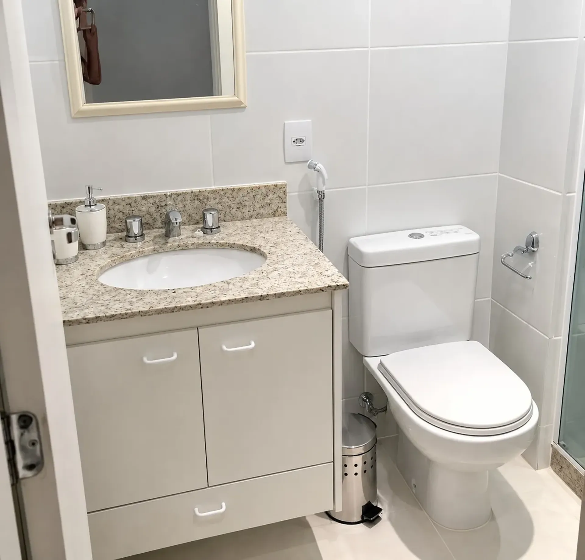 2-bedroom apartment with a washing machine in Rio de Janeiro — photo 8