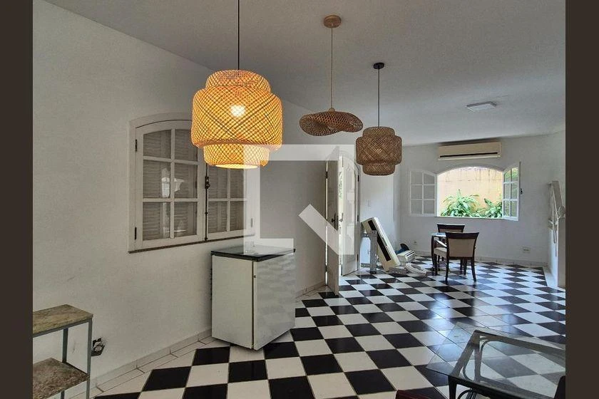 600 m² house with a washing machine and a home office — photo 28