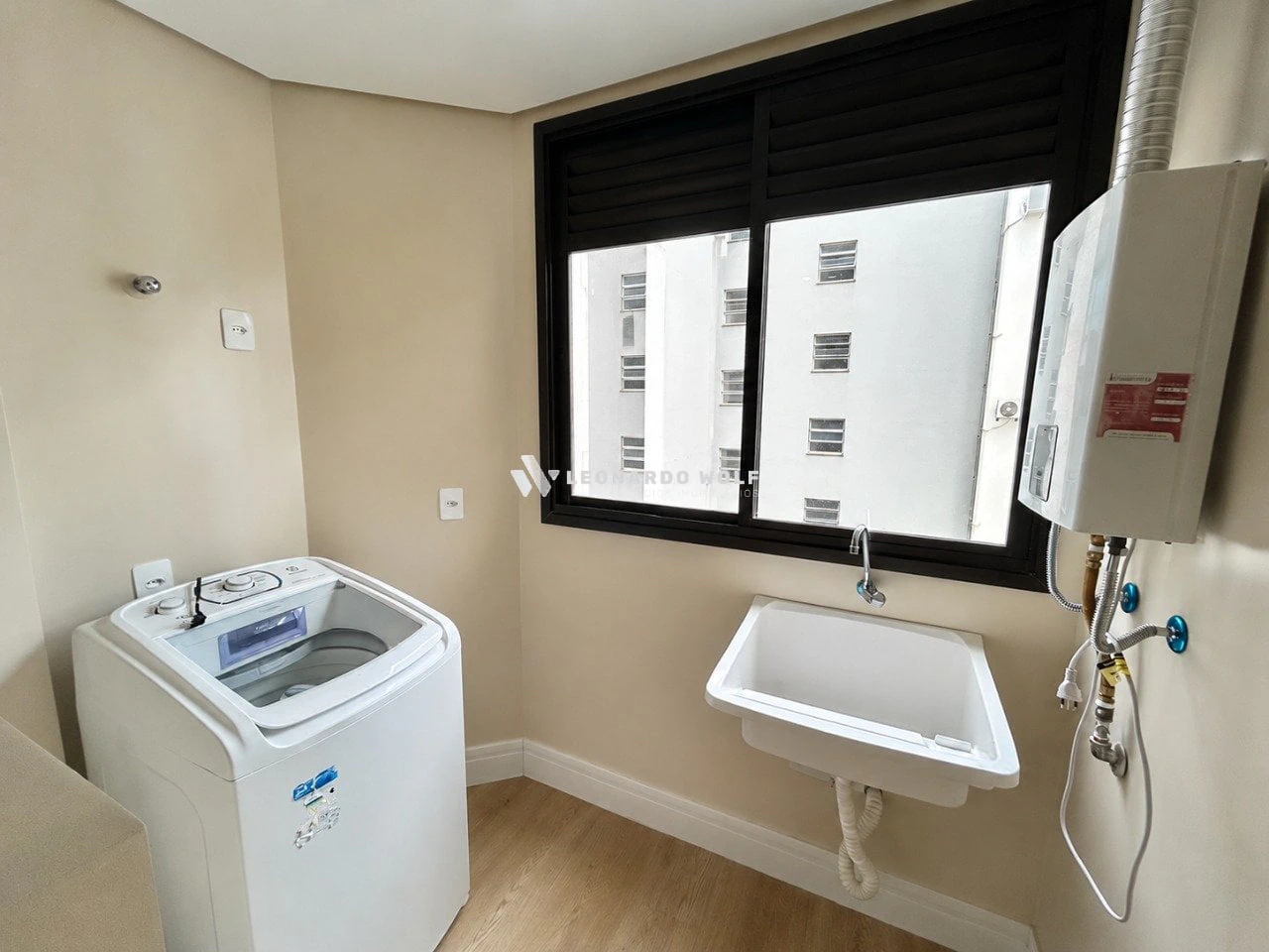 2-bedroom apartment with a washing machine in Florianópolis — photo 10