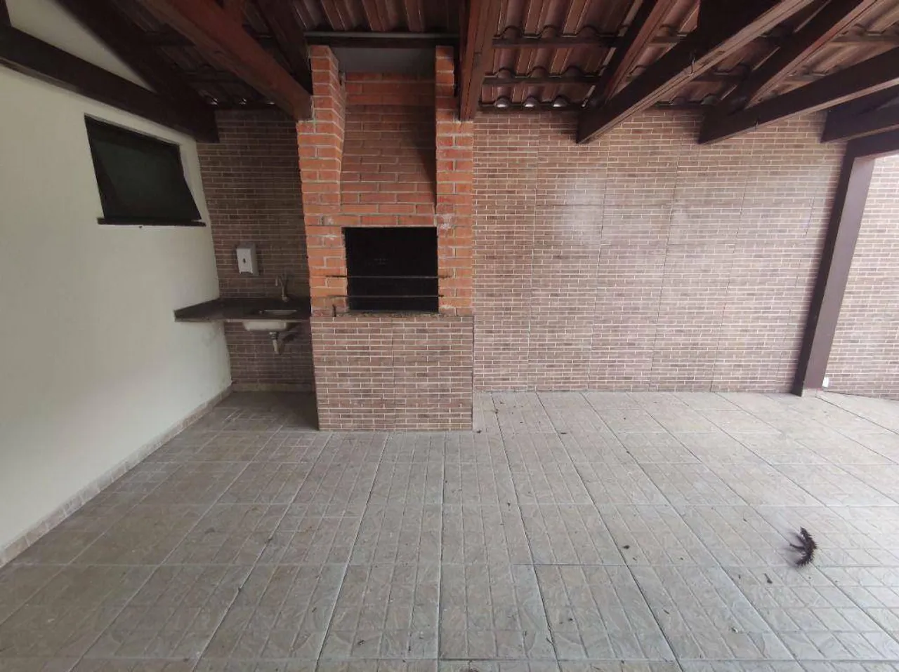 Two-story house with 3 bedrooms and 2 bathrooms — photo 16