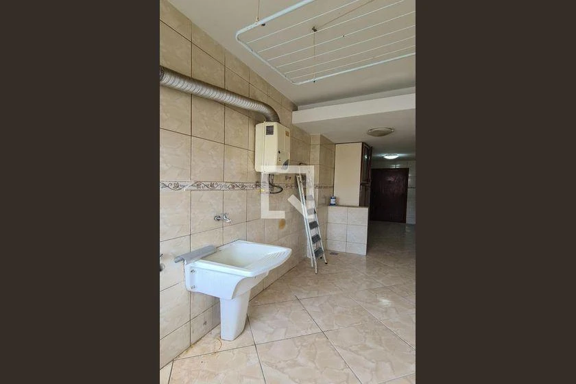 Apartamento con 3 dormitorios, suite y balcón con zona de lavado — photo 69