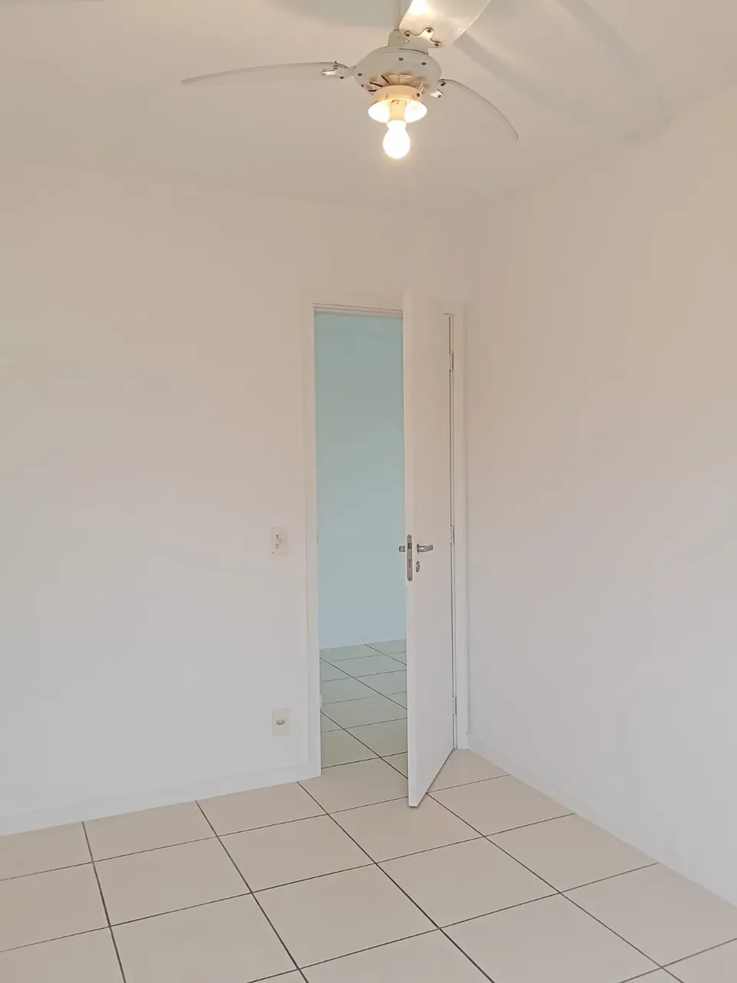 Балкон з грилем та 2 спальні: квартира 60 м² — photo 10