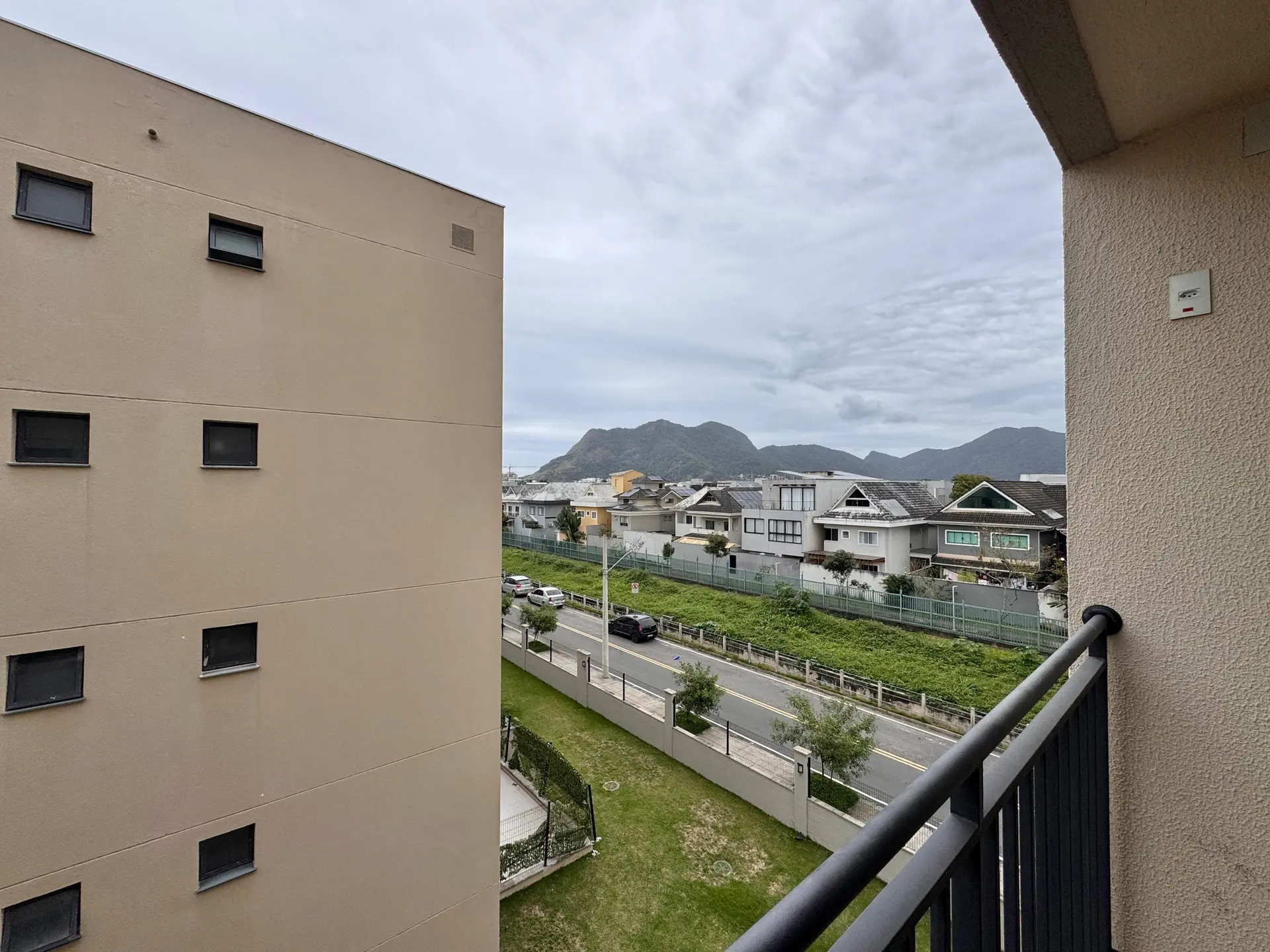Apartamento sem mobília com 2 quartos e varanda — photo 13