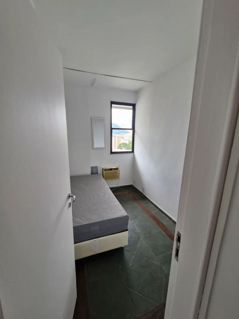 Apartamento de 1 quarto em condomínio com piscina