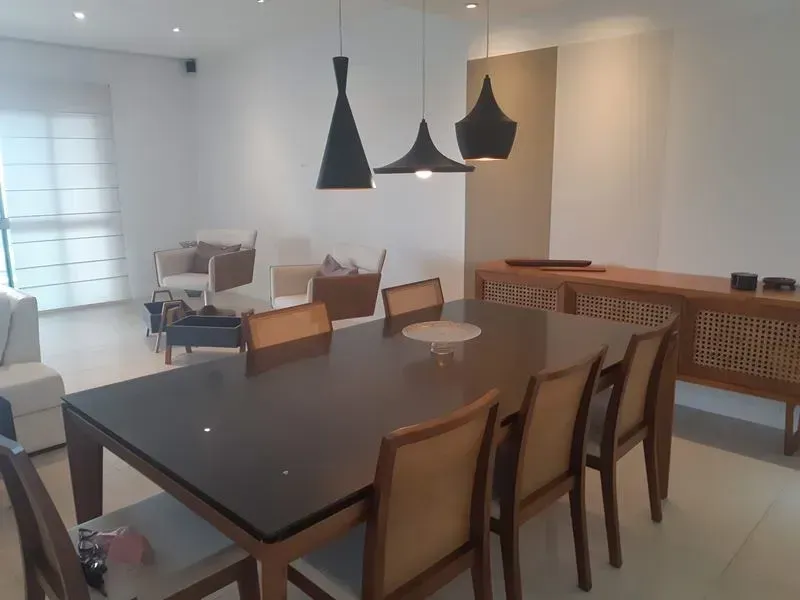 Apartamento com 4 quartos, 5 banheiros e cozinha fechada — photo 18