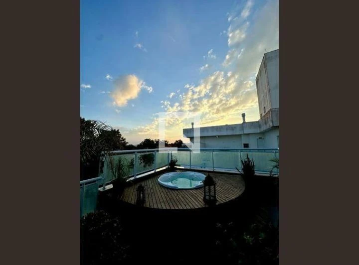 Furnished 2-bedroom apartment of 185 m² with a gas stove