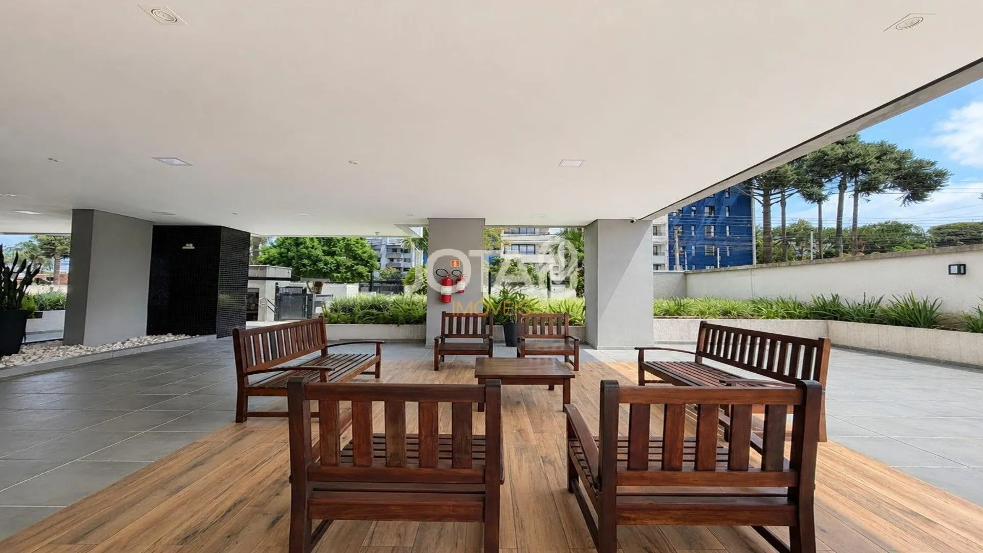 Floor-to-ceiling windows in a 3-bedroom apartment, 150 m² — photo 46