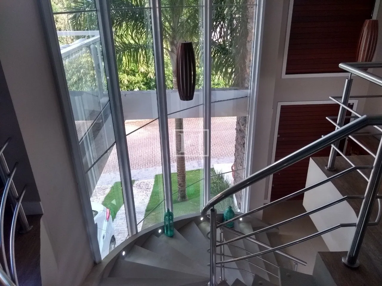 Furnished house, 450 m², with floor-to-ceiling windows — photo 19