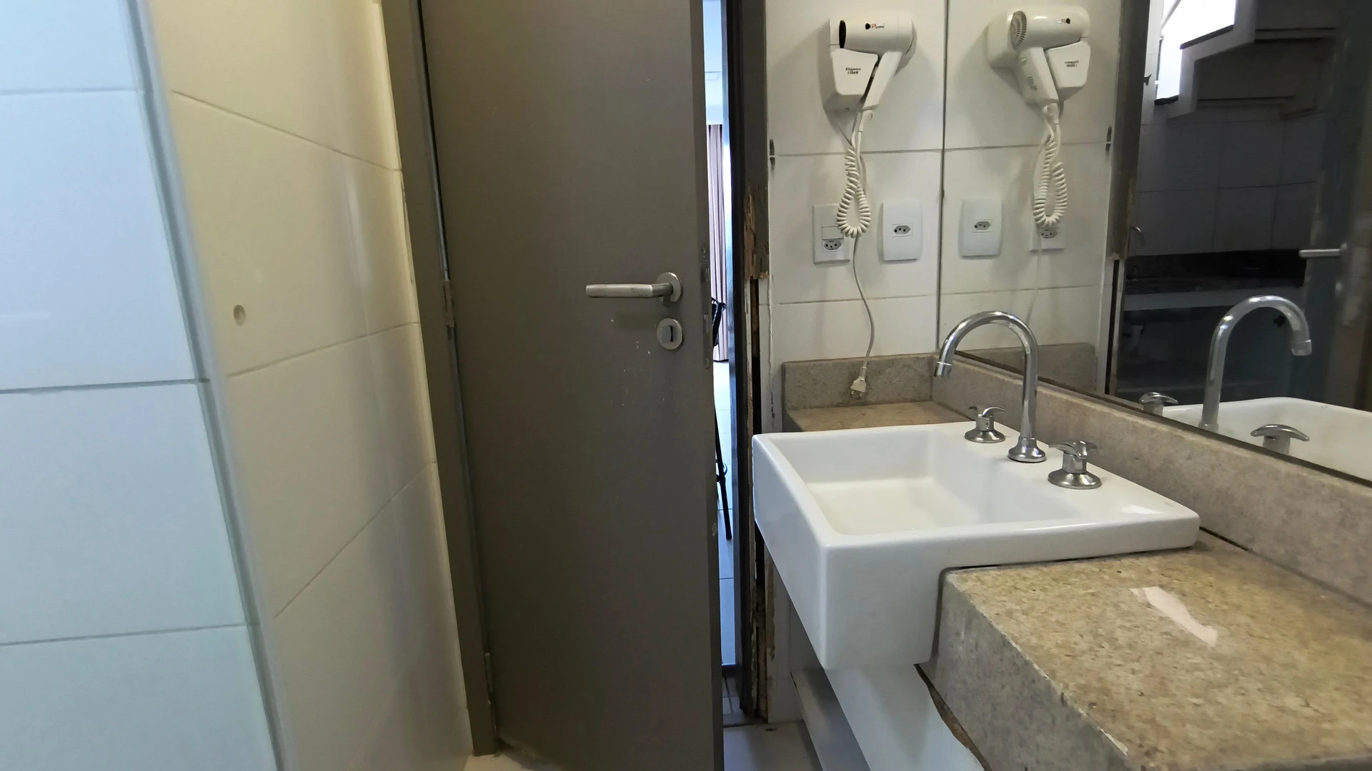 1-bedroom apartment with 1 parking space and balcony — photo 2