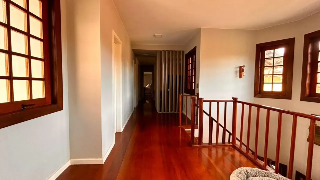5 quartos e closet: casa de 490 m² — photo 17