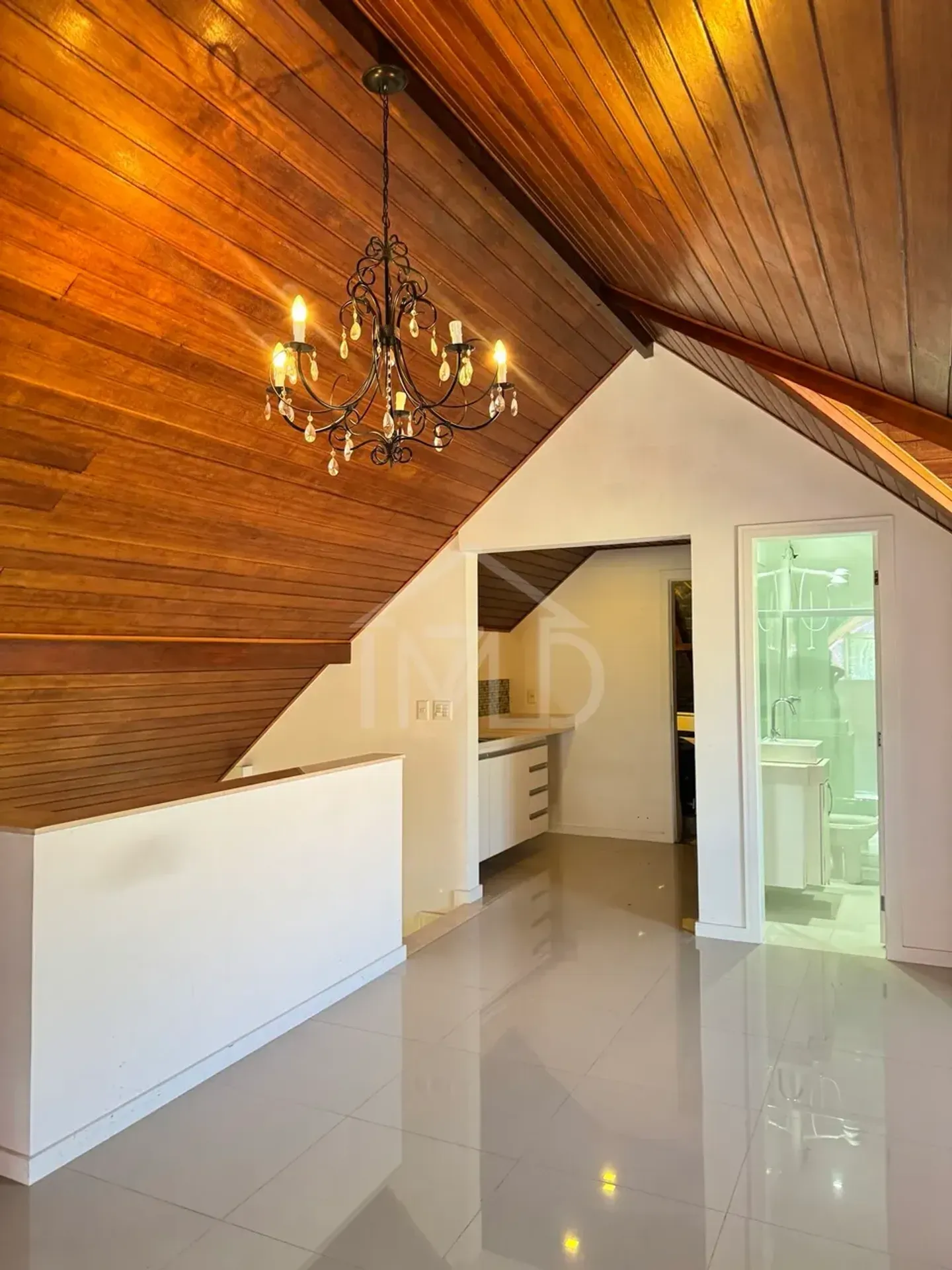 House 390 m² with 5 bedrooms and an open-plan kitchen — photo 33