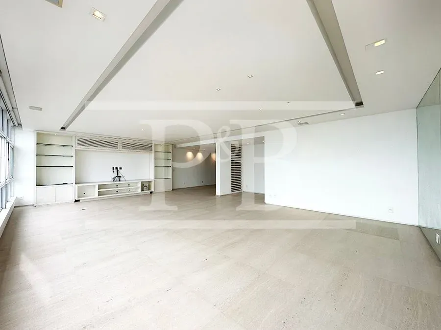 3-bedroom rental apartment with 3 bathrooms and 263 m² — photo 3